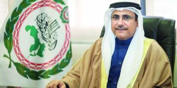 رئيس البرلمان العربي يشيد بالنهضة العمانية الشاملة