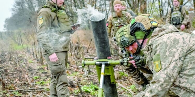 الكرملين: مواقف كييف من المفاوضات غير ثابتة والضربات الصاروخية ستتواصل
القوات الروسية تقصف مصنعا كبيرا للصواريخ ومنشآت لإنتاج الغاز في أوكرانيا 1 الكرملين: مواقف كييف من المفاوضات غير ثابتة والضربات الصاروخية ستتواصل
القوات الروسية تقصف مصنعا كبيرا للصواريخ ومنشآت لإنتاج الغاز في أوكرانيا