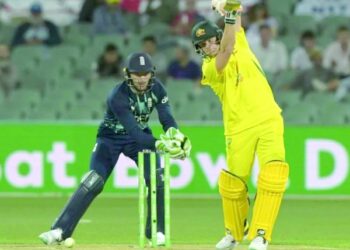 Australia cruise to six-wicket win over England in first ODI