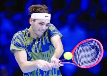 Fritz sets up Djokovic semifinal