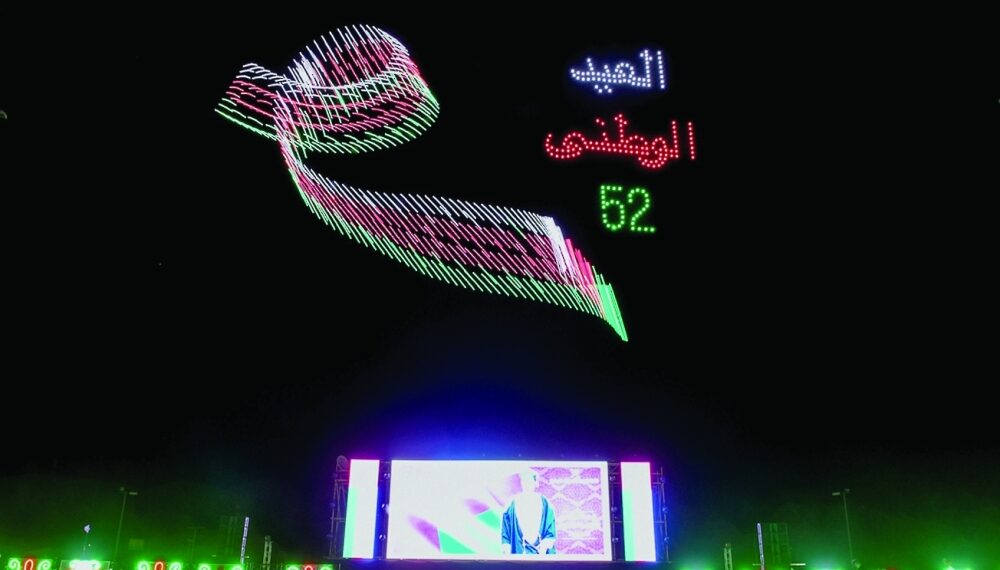 عروض الدرون والليزر تضيء سماء مسقط وصلالة