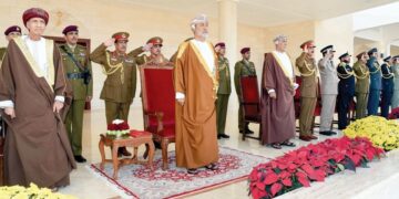 جلالة السلطان يشمل برعايته السامية العرض العسكري المهيب بميدان النصر