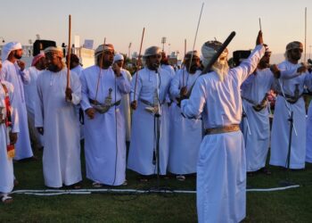 أهالي البريمي يعبرون عن ابتهاجهم بالعيد الوطني 52 المجيد