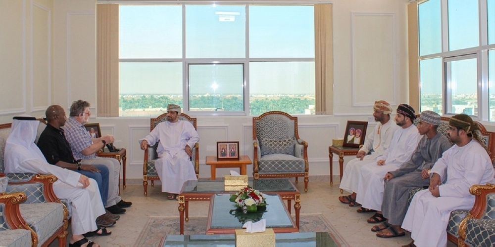 محافظ جنوب الباطنة يلتقي بفريق عُمان للطيران الشراعي 1 محافظ جنوب الباطنة يلتقي بفريق عُمان للطيران الشراعي
