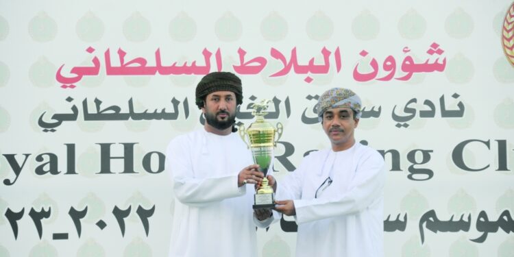 أداء رائع وتنافس مثير في السباق السادس لنادي سباق الخيل السلطاني