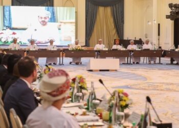 وزير الخارجية يعقد اجتماعًا مع سفراء ورؤساء البعثات الدبلوماسية المعتمدين لدى سلطنة عُمان