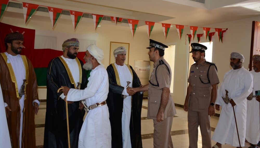 المحافظات تواصل احتفالاتها بالعيد الوطني الـ52 المجيد 1 المحافظات تواصل احتفالاتها بالعيد الوطني الـ52 المجيد