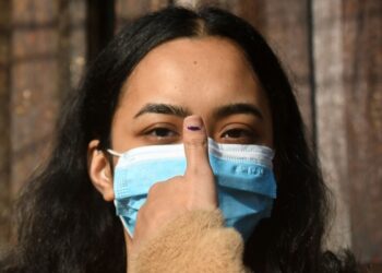 Nepal votes in poll coloured by downturn and discontent