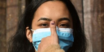 Nepal votes in poll coloured by downturn and discontent