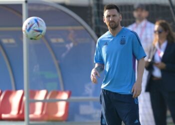 Time running out for Messi but are World Cup stars aligning?
