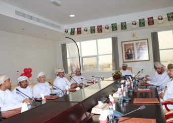 استعراض مشروع المسح الجوي “الجيوفيزيائي” بجنوب الباطنة
