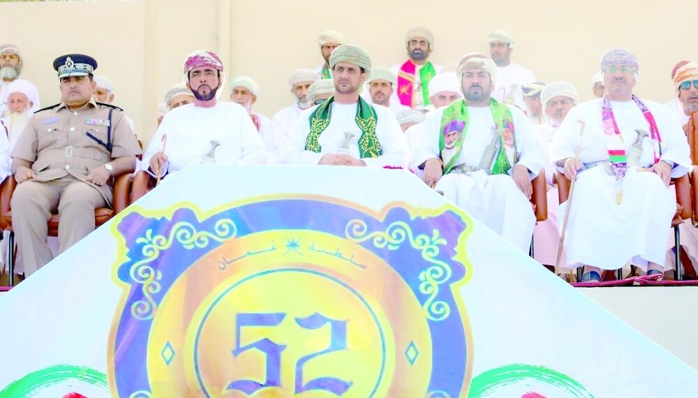 أفراح المواطنين تتواصل ابتهاجا بالعيد الوطني الـ 52 المجيد 1 أفراح المواطنين تتواصل ابتهاجا بالعيد الوطني الـ 52 المجيد