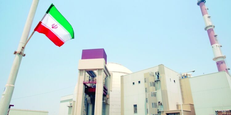 ايران تعلن بدء إنتاج اليورانيوم المخصب بنسبة 60%