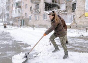 Ukrainians face blackouts, bleak winter weather