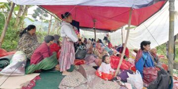 Indonesia quake kills at least 268, many of them children at school