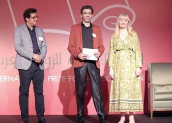 الروائي طارق إمام لملحق جريدة عمان الثقافي: تكمن عظمة الرواية في تمثيلها للعالم