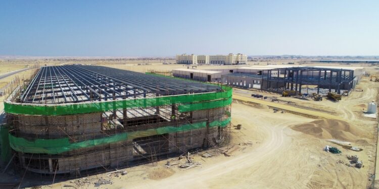 70 % نسبة الإنجاز في سوق مواد البناء بالدقم