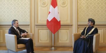 سفيرا سلطنة عُمان لدى ألمانيا والاتحاد السويسري يقدمان أوراق اعتمادهما