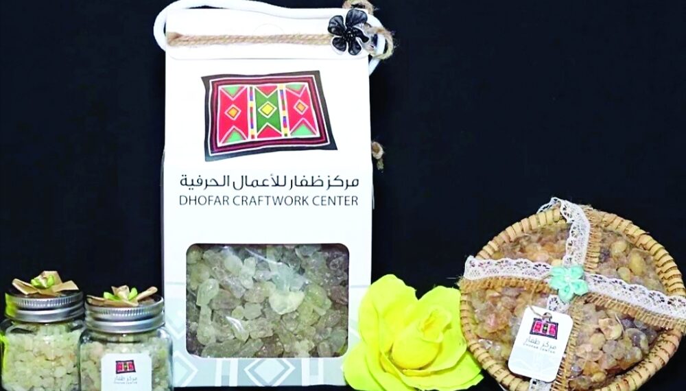 «مركز ظفار للأعمال الحرفية» يكرس جهوده في الحفاظ على التراث