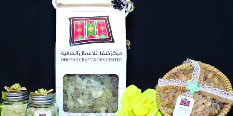 «مركز ظفار للأعمال الحرفية» يكرس جهوده في الحفاظ على التراث