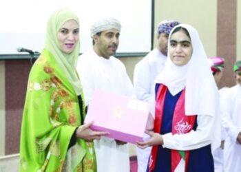 شمال الباطنة تكرم طلبتها الفائزين  في المسابقات الدولية