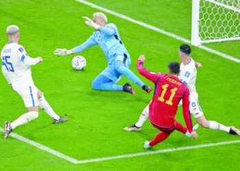 Stunning Spain rout Costa Rica, join World Cup 100 club