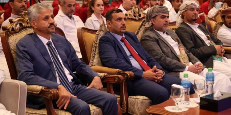مركز الأطراف الصناعية بصلالة يستقبل الدفعة الخامسة عشرة من الجرحى اليمنيين