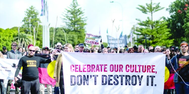 أستراليا تضع خطة قومية لحماية تراث السكان الأصليين