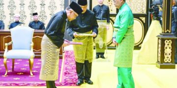 Malaysia's Anwar becomes prime minister, ending decades-long wait