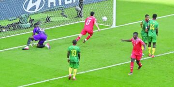 سويسرا تروض أسود الكاميرون بهدف إمبولو