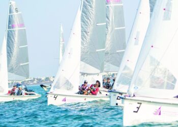 منافسات قوية تشهدها سباقات بطولة العالم لقوارب آر.أس فنتشر