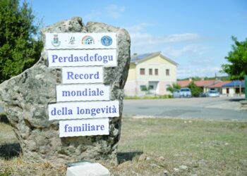 سكان قرية إيطالية يتجاوزون المائة!!