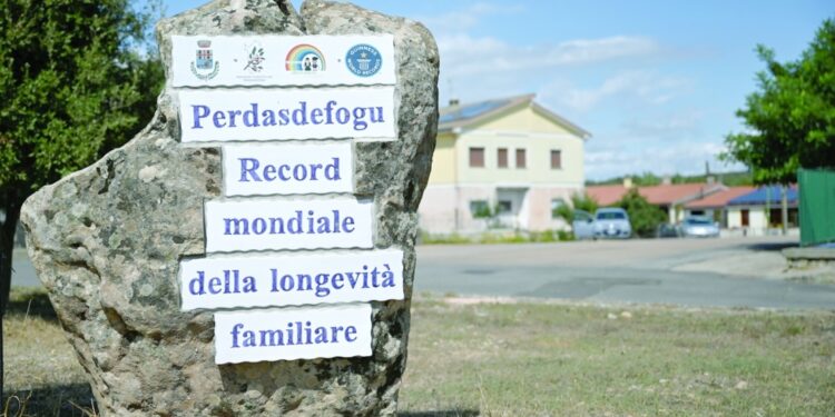 سكان قرية إيطالية يتجاوزون المائة!! 1 سكان قرية إيطالية يتجاوزون المائة!!