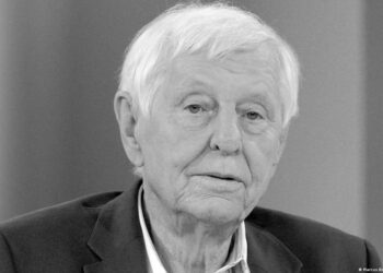 وفاة الكاتب الألماني هانز ماغنوس إنزينسبرغر