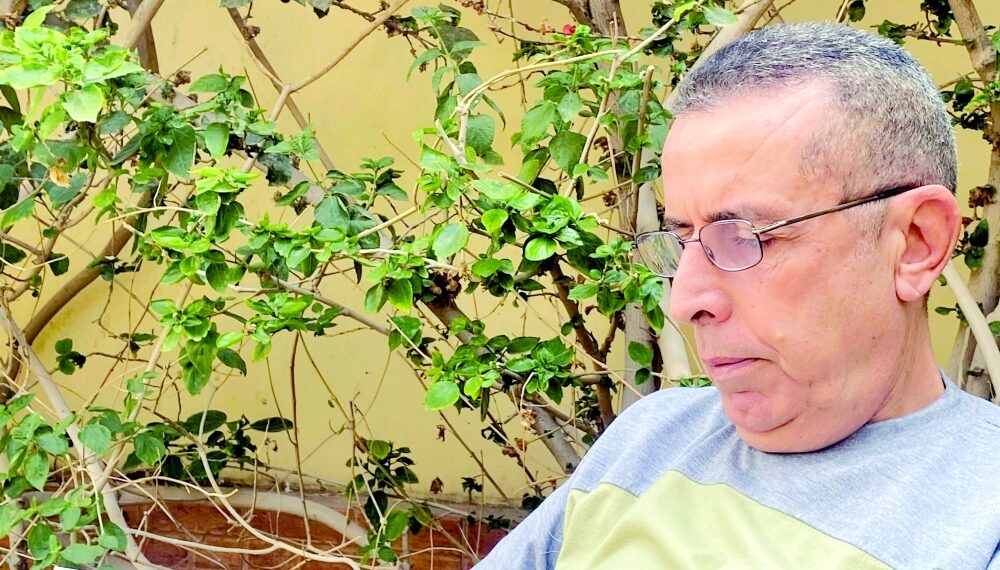 عاطف عبد العزيز: البِر بالأب في الشعر قد يكون بقتله