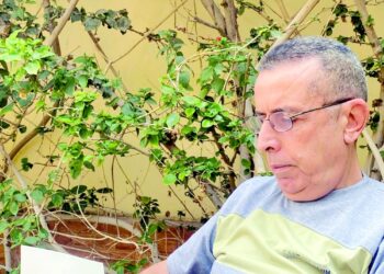 عاطف عبد العزيز: البِر بالأب في الشعر قد يكون بقتله