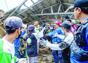 حصيلة ضحايا زلزال إندونسيا ترتفع إلى 310 قتلى