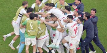 إيران تقهر ويلز بثنائية مثيرة في الوقت القاتل