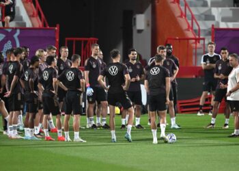 ألمانيا لتجنب سيناريو 2018 وإسبانيا واليابان في موقف مريح