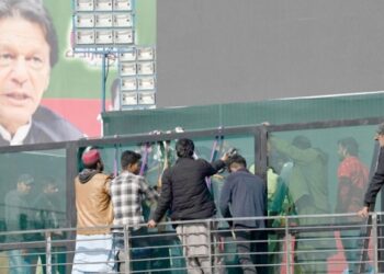 Imran addresss first rally since being shot