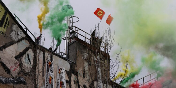 استهداف قاعدة أمريكية شمال شرق سوريا بصاروخين دون أضرار 1 استهداف قاعدة أمريكية شمال شرق سوريا بصاروخين دون أضرار