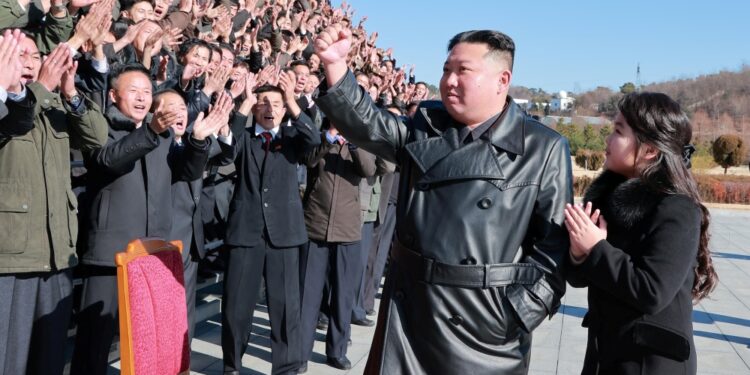 كيم يتعهد بامتلاك كوريا الشمالية "أقوى قوة نووية في العالم" 1 كيم يتعهد بامتلاك كوريا الشمالية “أقوى قوة نووية في العالم”