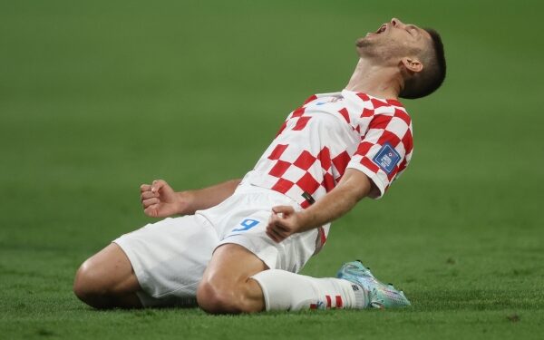 Kramaric lifts Croatia as Canada crash out