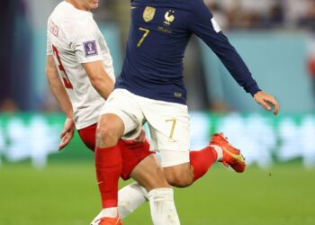 جريزمان فخور بمعادلة إنجاز زيدان في المونديال