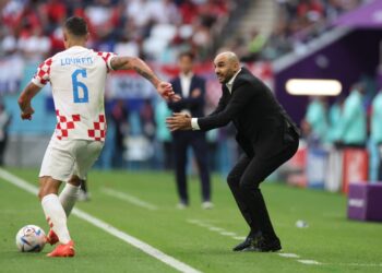 الركراكي يطالب اللاعبين بـ”الحفاظ على هذه الروح القتالية”