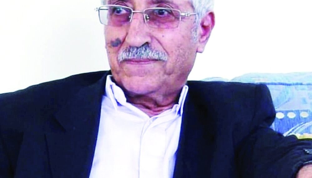 وفاة الشاعر اليمني الكبير عبدالعزيز المقالح