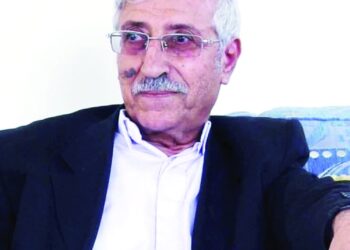 وفاة الشاعر اليمني الكبير عبدالعزيز المقالح