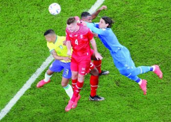 البرازيل تنتزع فوزا صعبا على سويسرا وتبلغ ثمن النهائي