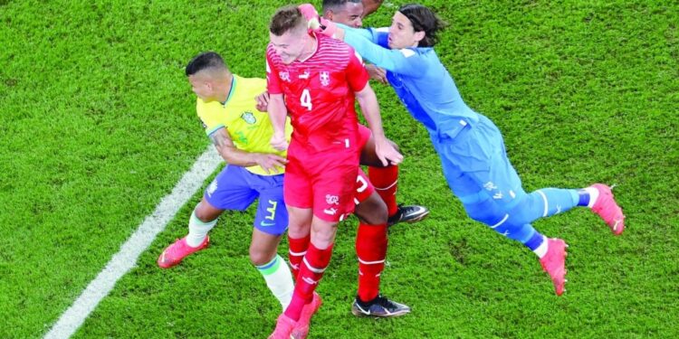 البرازيل تنتزع فوزا صعبا على سويسرا وتبلغ ثمن النهائي 1 البرازيل تنتزع فوزا صعبا على سويسرا وتبلغ ثمن النهائي