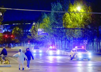 قوات الأمن الصينية تنتشر في بكين وشنغهاي بعد تظاهرات ضد سياسة “صفر كوفيد”